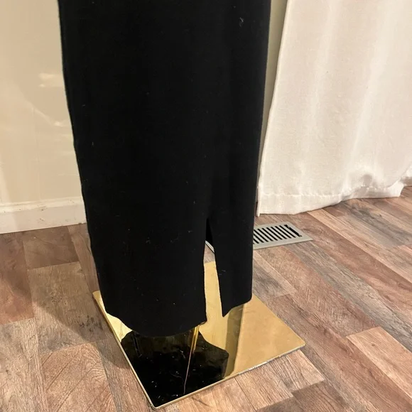 JOSEPH Milano Knitted Soft Wool Sleeveless Dress with Large Pockets, Deep V Neck - Picture 5 of 12